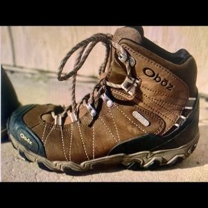 Woman’s Oboz Bridger B-Dry mid size 9 hiking boot.